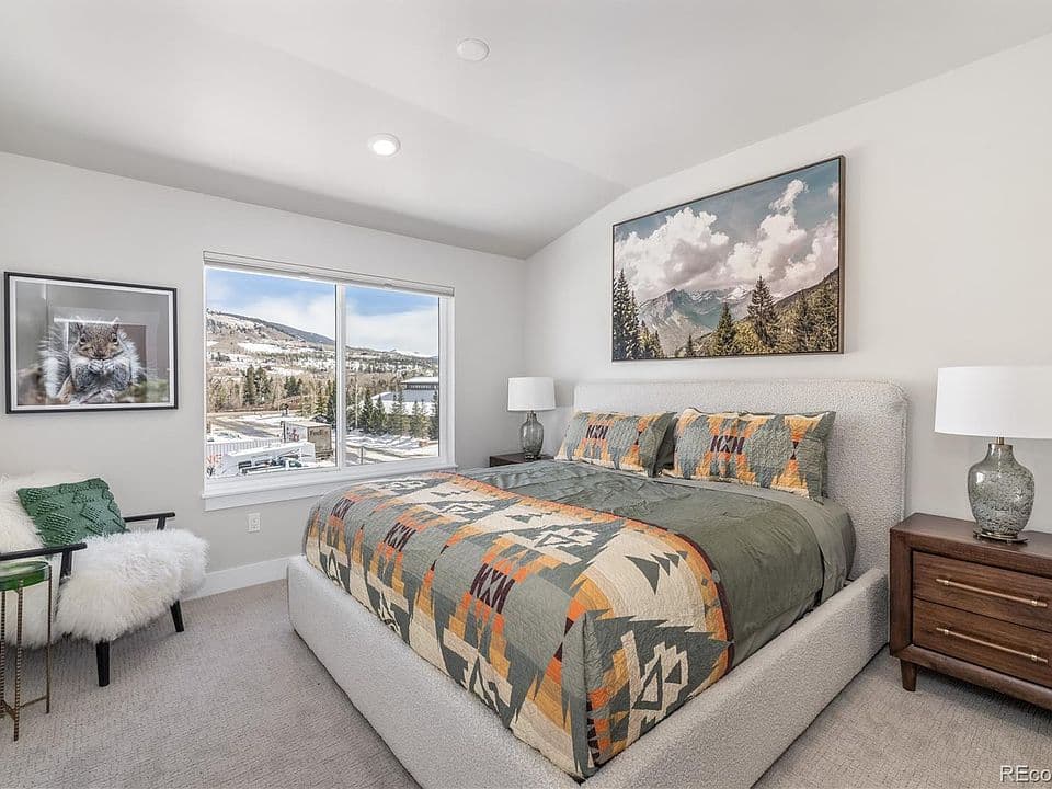 King bedroom with mountain view